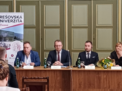 III. Slovensko ma  arsk   rektorsk   f  rum v Pre  ove 8